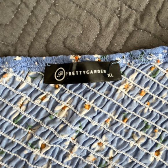 Pretty Garden Floral One-Shoulder Top - Picture 3 of 3